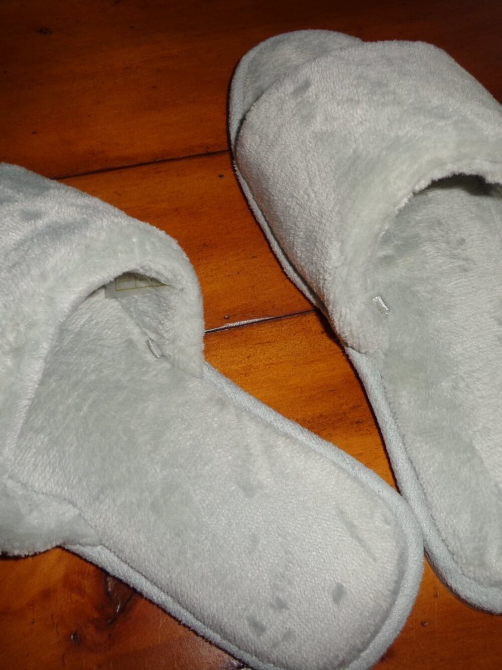 NWT Dena Open Toe Slip On House Slippers 5-6 Grey Memory Foam Rubber Sole